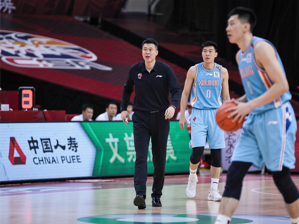 新疆男篮季后赛前瞻:刘炜迎执教首考硬仗